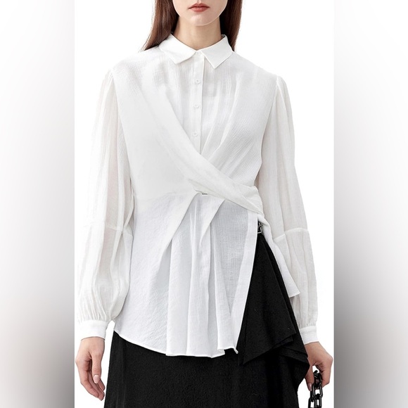 NWT SDEER Women's  Asymmetrical Blouse size small
Color- white - Picture 1 of 10
